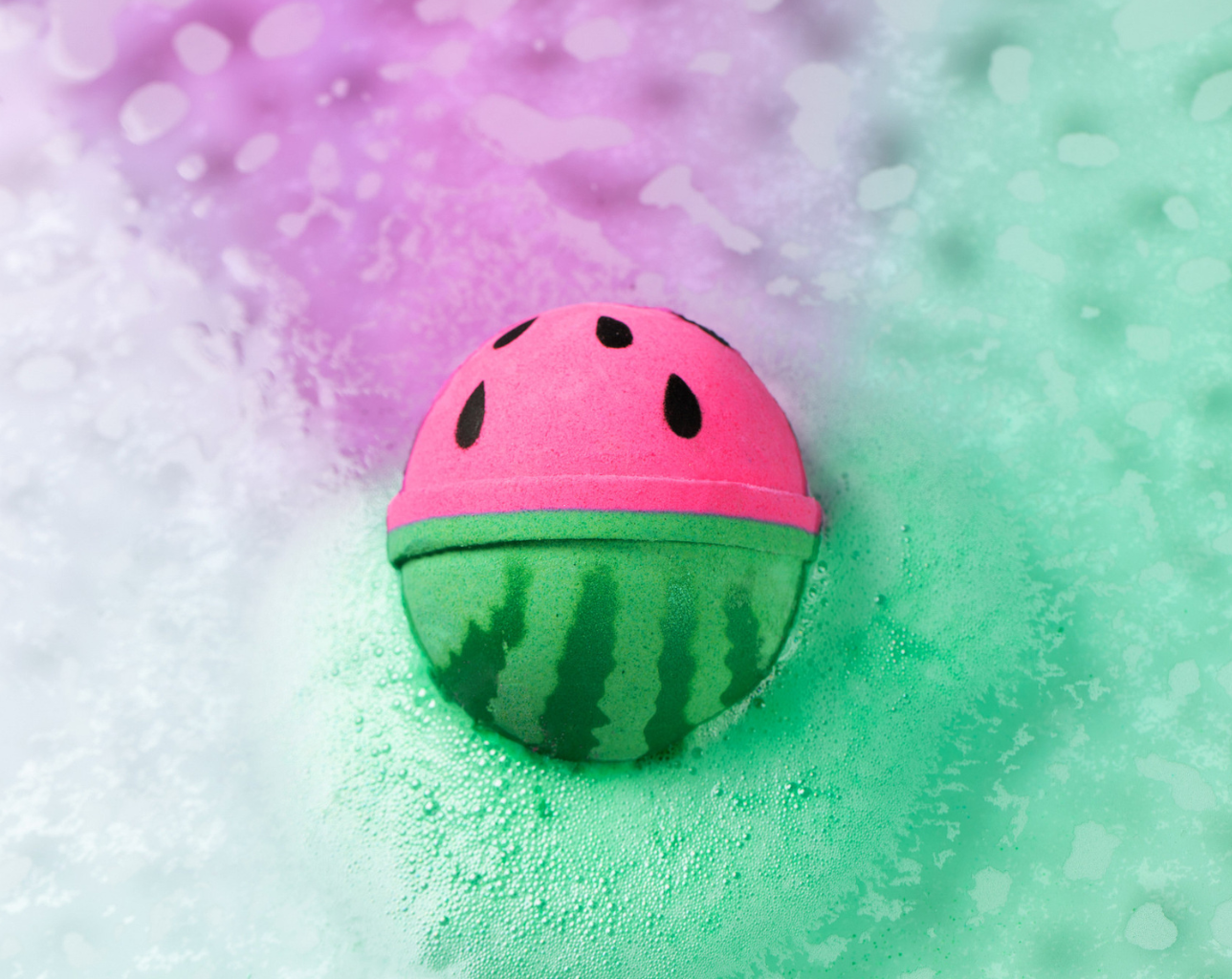 Watermelon Glo Bath Bomb (6oz) with LED Prize Inside